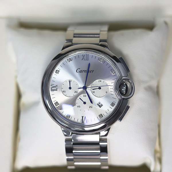 Rozsdamentes acélból készült férfi karóra