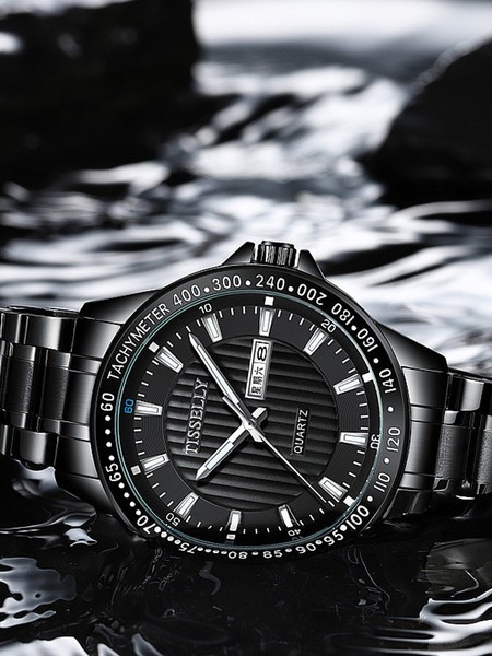 Mūsdienīgs pulkstenis ar tērauda siksniņu