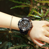 Vízálló férfi karóra világító mutatókkal