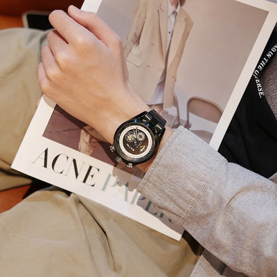 Roostevabast terasest rihmaga meeste käekell