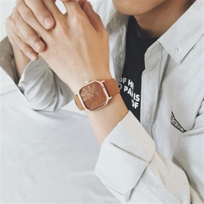 Férfi négyszögletes karóra műbőr szíjjal