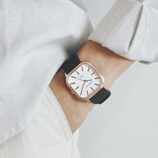 Férfi négyszögletes karóra műbőr szíjjal