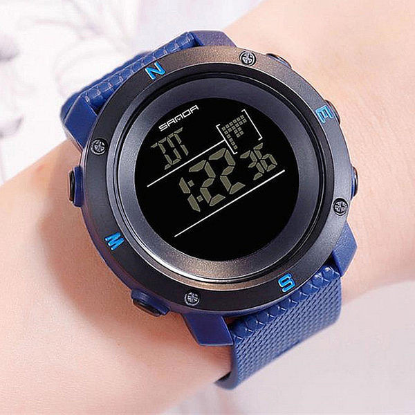 Vīriešu sporta pulkstenis vairākās krāsās