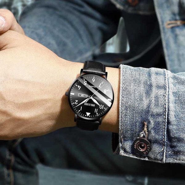 Napi férfi karóra fluoreszkáló mutatókkal