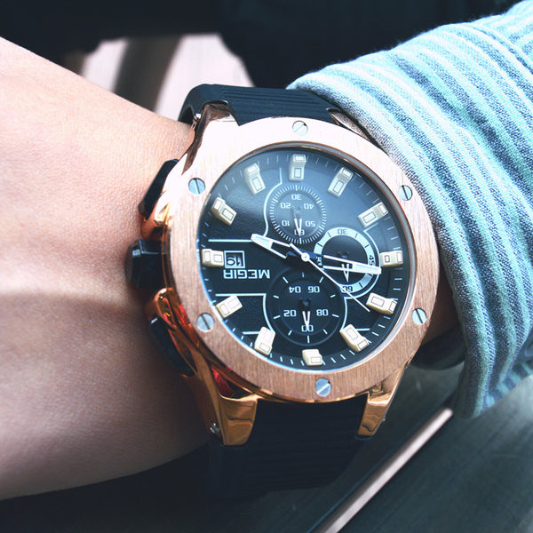 Veekindel meeste käekell kummist rihmaga