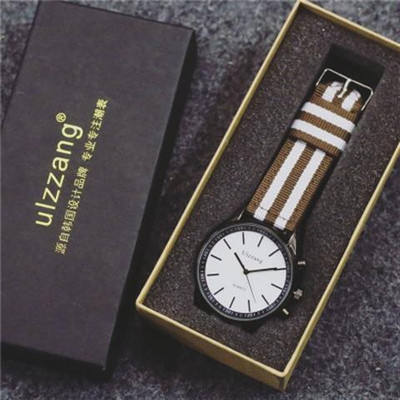 Igapäevane tekstiilist rihmaga käekell meestele