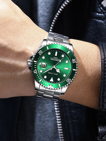 Férfi karóra színes számlappal és fém szíjakkal