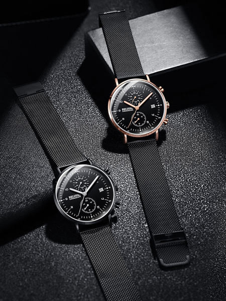 Üliõhuke fluorestseeruvate näpunäidetega käekell