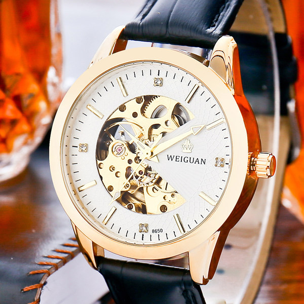 Elegants vīriešu pulkstenis ar mākslīgās ādas siksnām