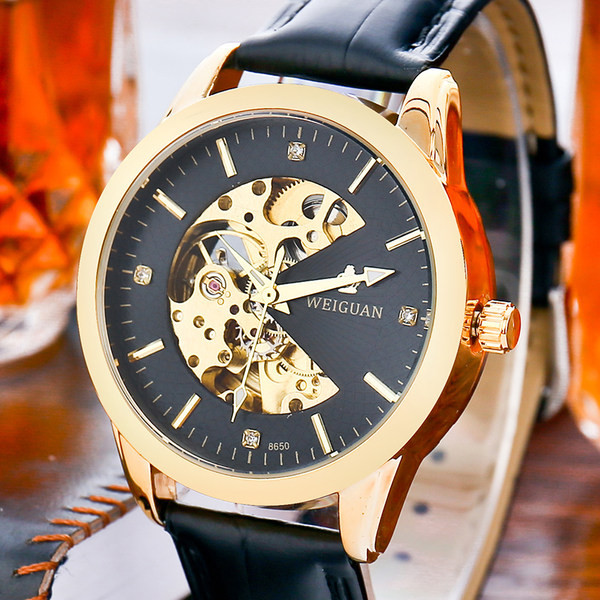 Elegants vīriešu pulkstenis ar mākslīgās ādas siksnām