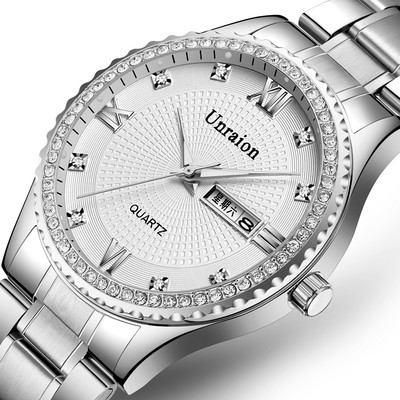 Elegáns férfi karóra köves díszítéssel