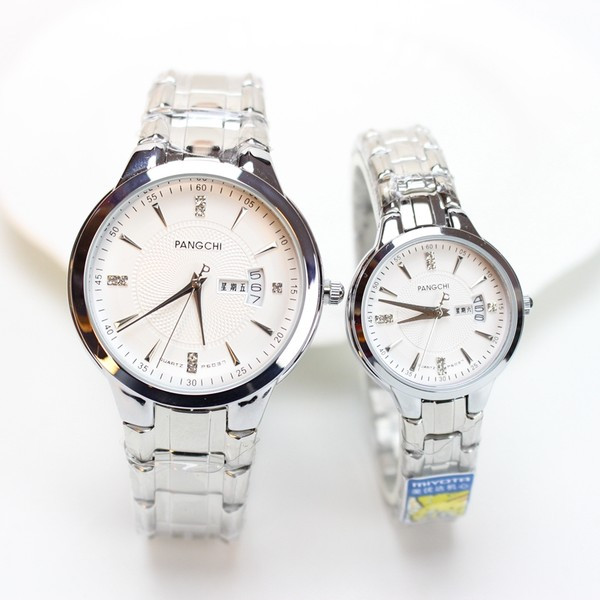 Modern karóra acél szíjjal, férfiaknak és nőknek