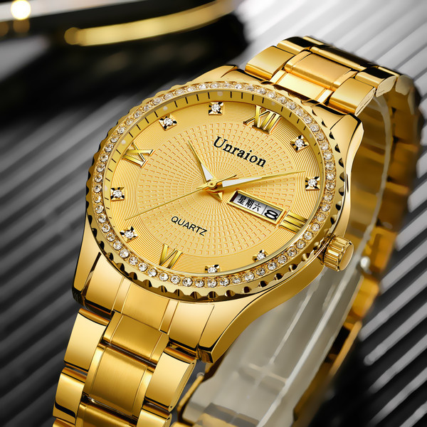 Elegáns férfi karóra köves díszítéssel