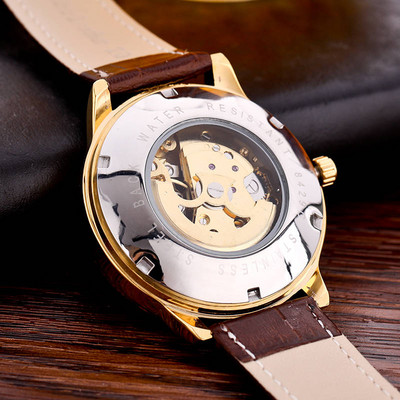 Мъжки модерен часовник с прозрачен циферблат