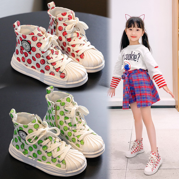 Tekstila kedas ar krāsu aplikāciju