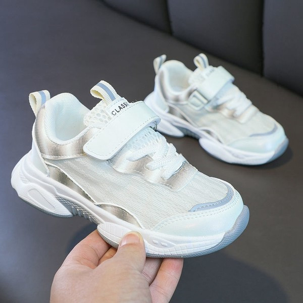 Uus mudel kleebiste ja lipsudega tossud tüdrukutele ja poistele