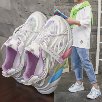Μοντέρνα αθλητικά παπούτσια για κορίτσι με χρωματιστό πάτο