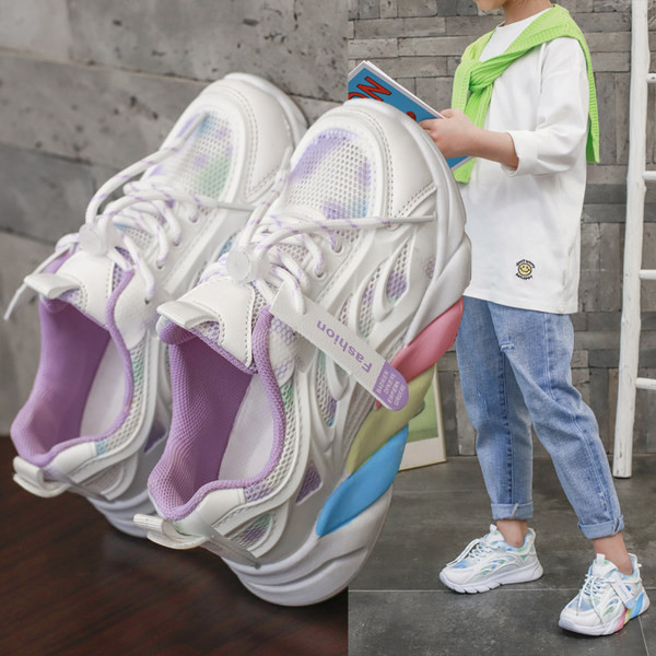 Μοντέρνα αθλητικά παπούτσια για κορίτσι με χρωματιστό πάτο