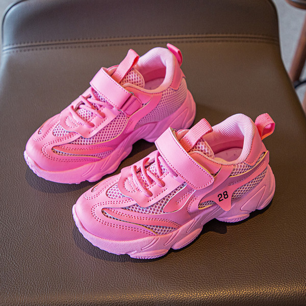 Moodsad kareda tallaga laste tossud