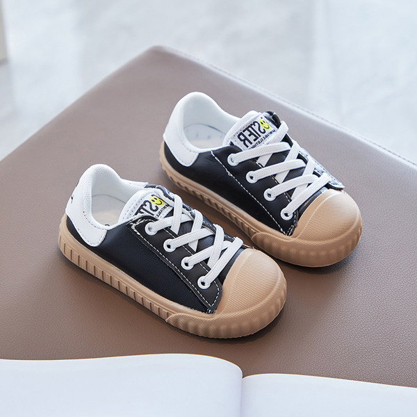 Детски кецове с равна подметка и връзки