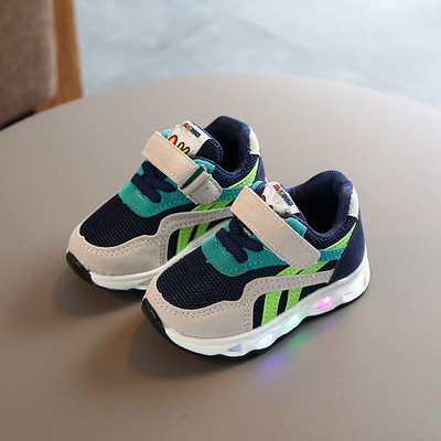 Нов модел детски маратонки със светеща подметка