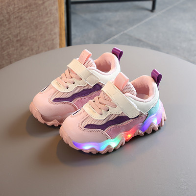 Нов модел детски маратонки със светеща подметка