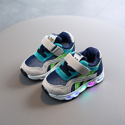 Нов модел детски маратонки със светеща подметка