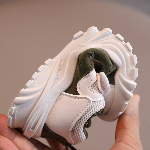 Kleebise ja pehme tallaga laste tossud