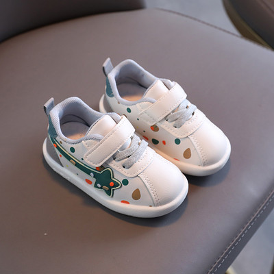 Gyermek tornacipő matricával és rátéttel