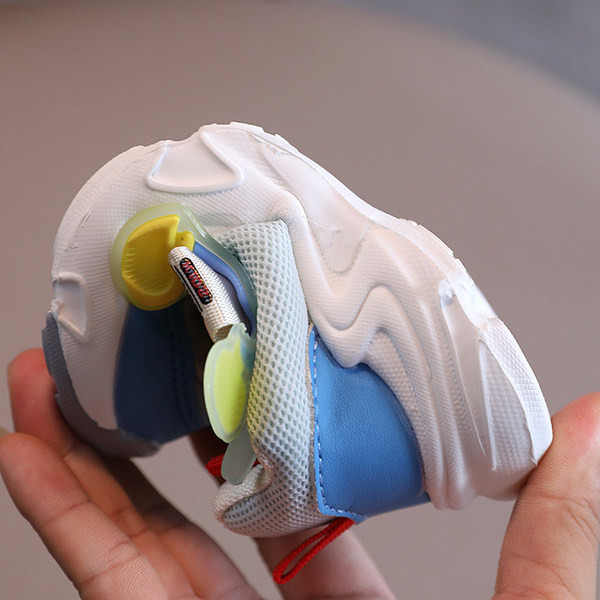 Ежедневни детски маратонки с 3D елемент