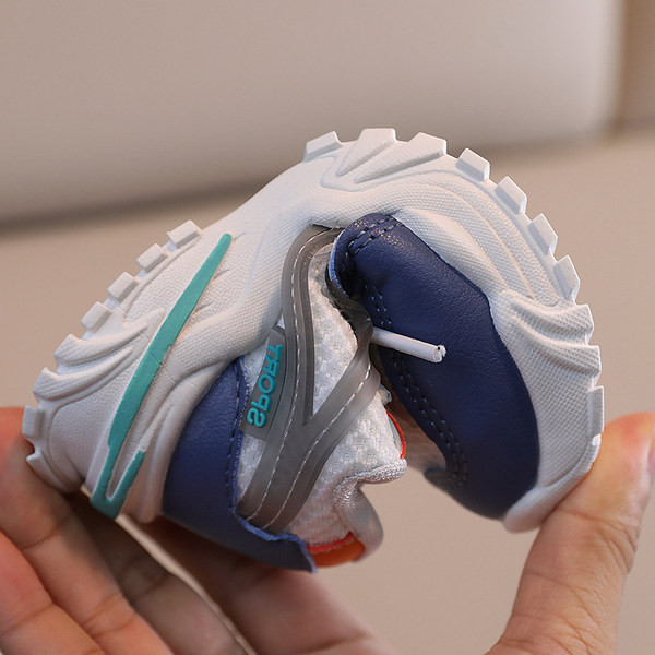 Bērnu sporta kedas ar šņorēm un sietu