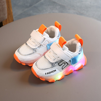 Детски маратонки за момичета със светеща подметка