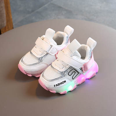 Детски маратонки за момичета със светеща подметка