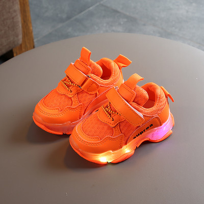 Jauns gaišo kedu modelis meitenēm