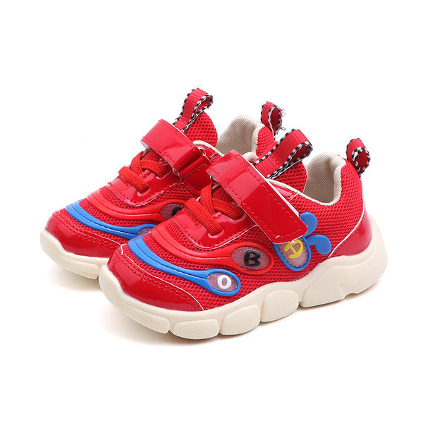 Laste vabaaja tossud libisemisvastase tallaga