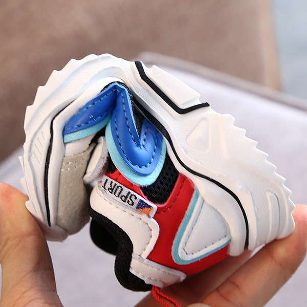 Jauns bērnu kedu modelis zēniem ar raupju zoli