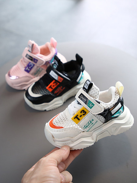 Mūsdienīgas bērnu kedas no sieta auduma