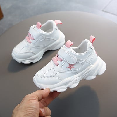 Moodsad tikandiga ja kareda tallaga tossud