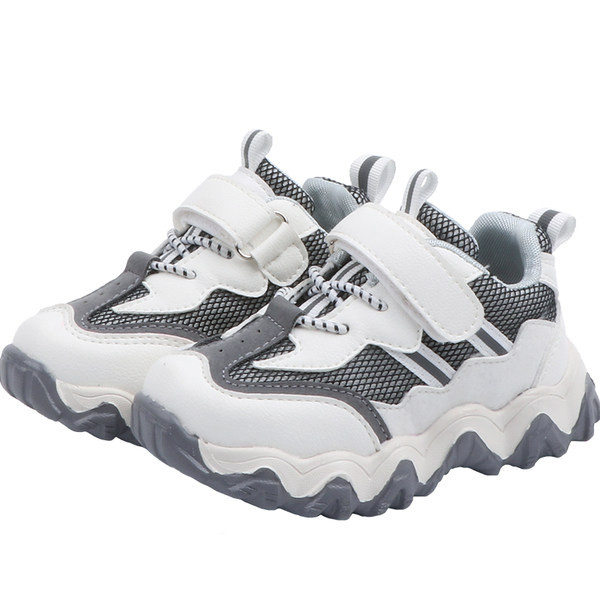 Moodsad tossud tüdrukutele ja poistele lipsude ja kleebistega