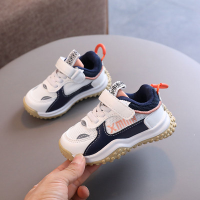 Jauns bērnu kedu modelis ar uzlīmēm zēniem