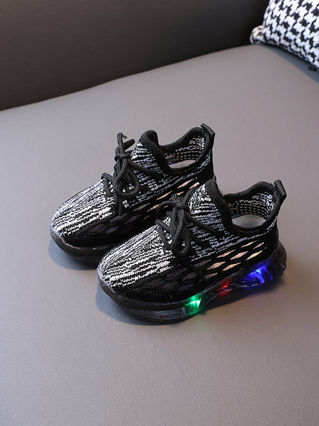 Bērnu tekstila kedas ar mirdzošu zoli - meitenēm vai zēniem