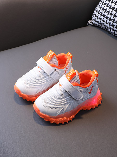 Bērnu kedas ar raupju gaismas zoli