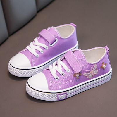 Bērnu kedas ar 3D elementiem un plakanu zoli