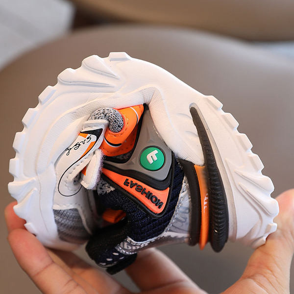 Нов модел детски маратонки с мрежи за момчета с мрежи