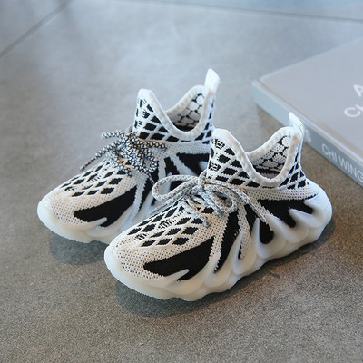 Нов модел маратонки за момчета с връзки