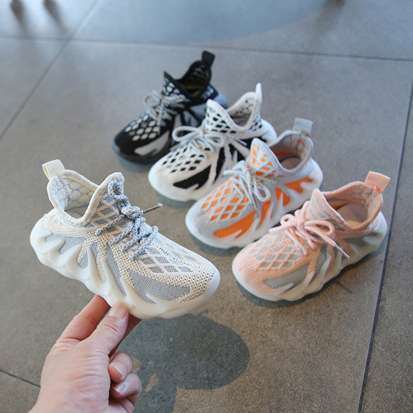 Нов модел маратонки за момчета с връзки