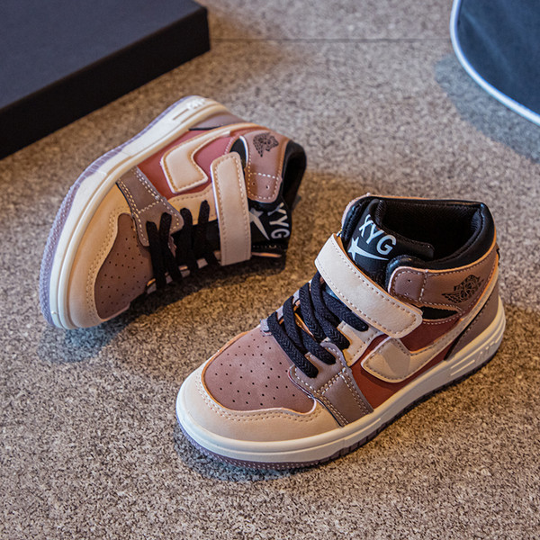 Детски модерни цветни кецове с лепенки и равна подметка 