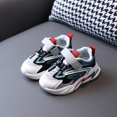 Детски маратонки с връзки и лепенки 