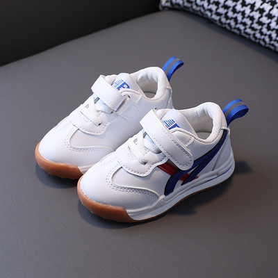 Ежедневни детски маратонки от еко кожа с връзки и лепенки