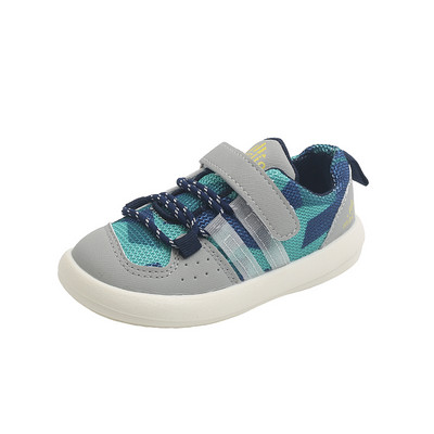 Детски кецове с лепенки и връзки в три цвята